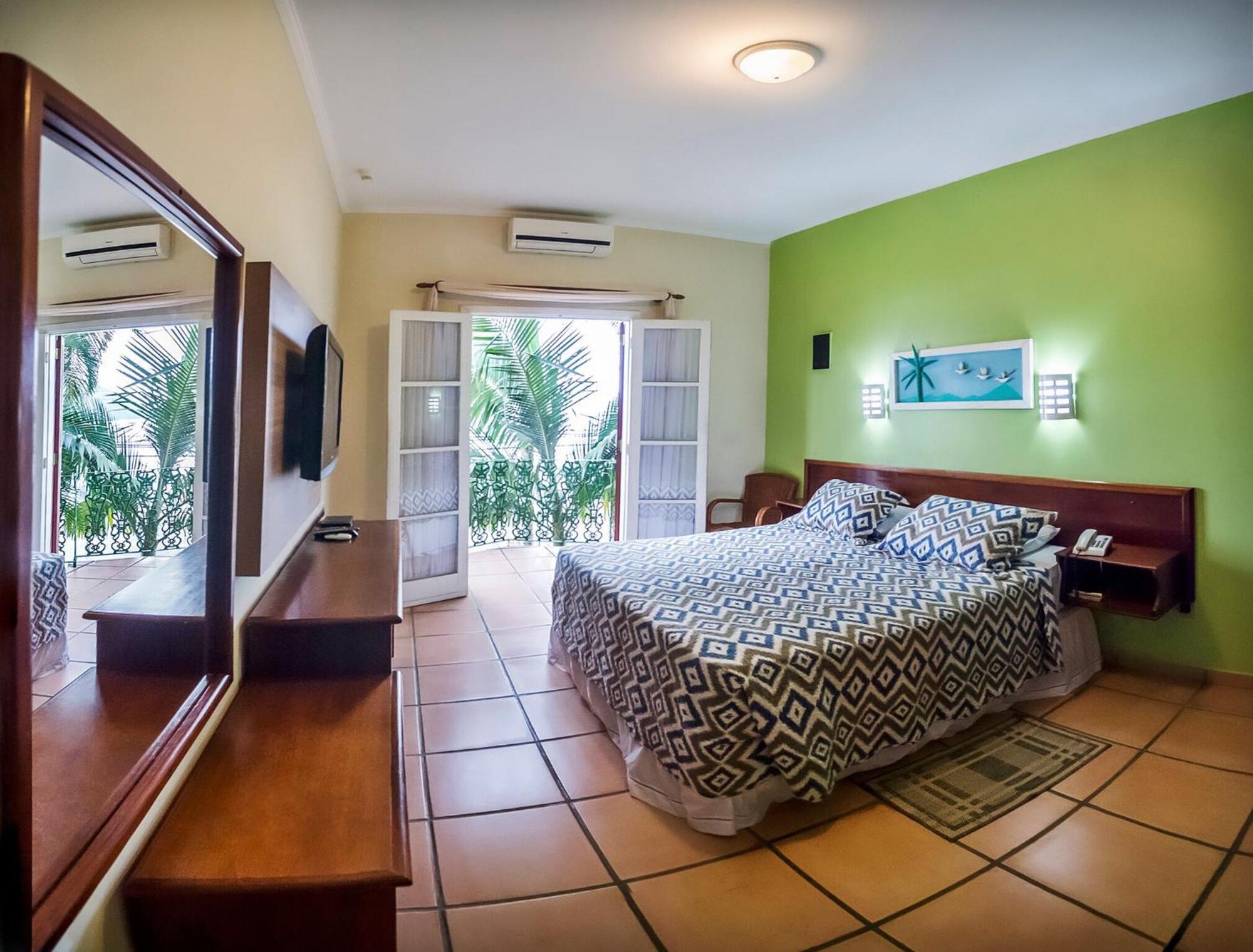 Hotel Villa Di Rimini Ubatuba Oda fotoğraf
